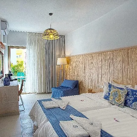 Serenity Spritz Boutique - Adults Only Otel 4*